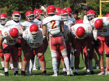 Senior Varsity Mouat Football